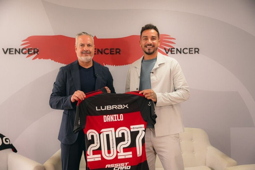 دانييلو يجدد عقده مع فلامنغو حتى ديسمبر 2027
