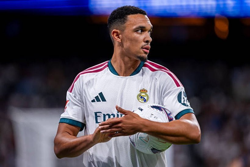 تهميش أرنولد يفتح الباب أمام رحيله عن ريال مدريد