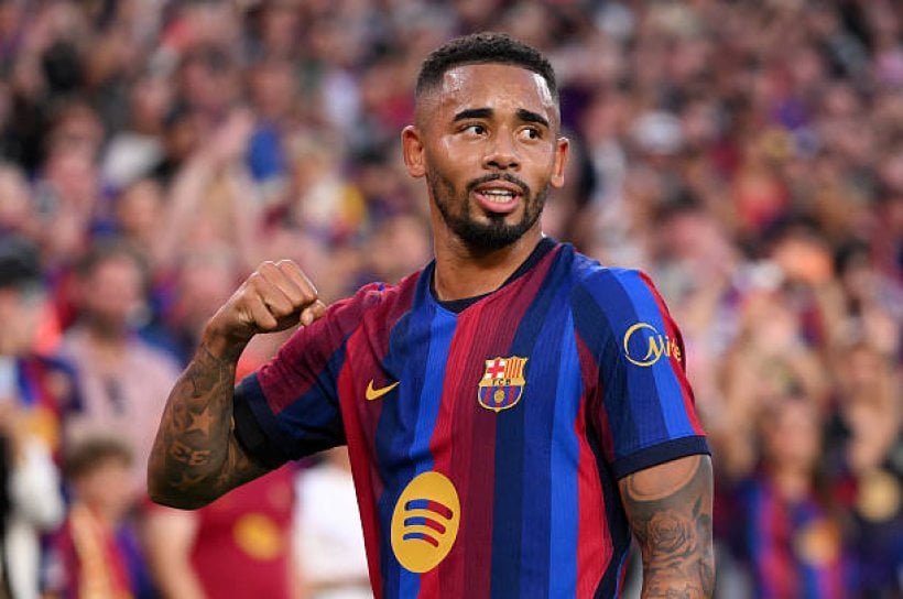 خيسوس يستعد لأول كلاسيكو بقميص برشلونة بأرقام مميزة أمام ريال مدريد
