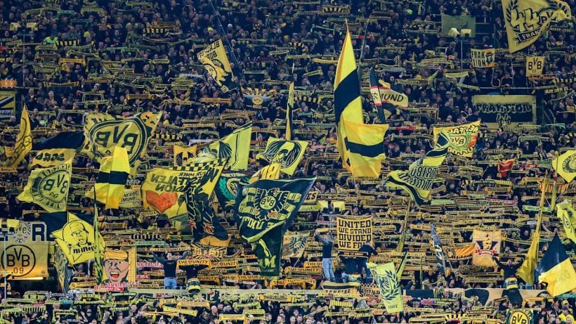 بوروسيا دورتموند يسعى لإبعاد الهواتف عن جماهيره وتعزيز أجواء المدرجات
